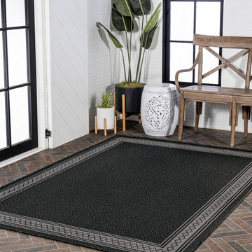 Lucia Classic Diamond Border Indoor/outdoor Area Rug